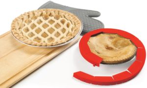 80332-silicone-pie-crust-shield-life-style-open-1-lores